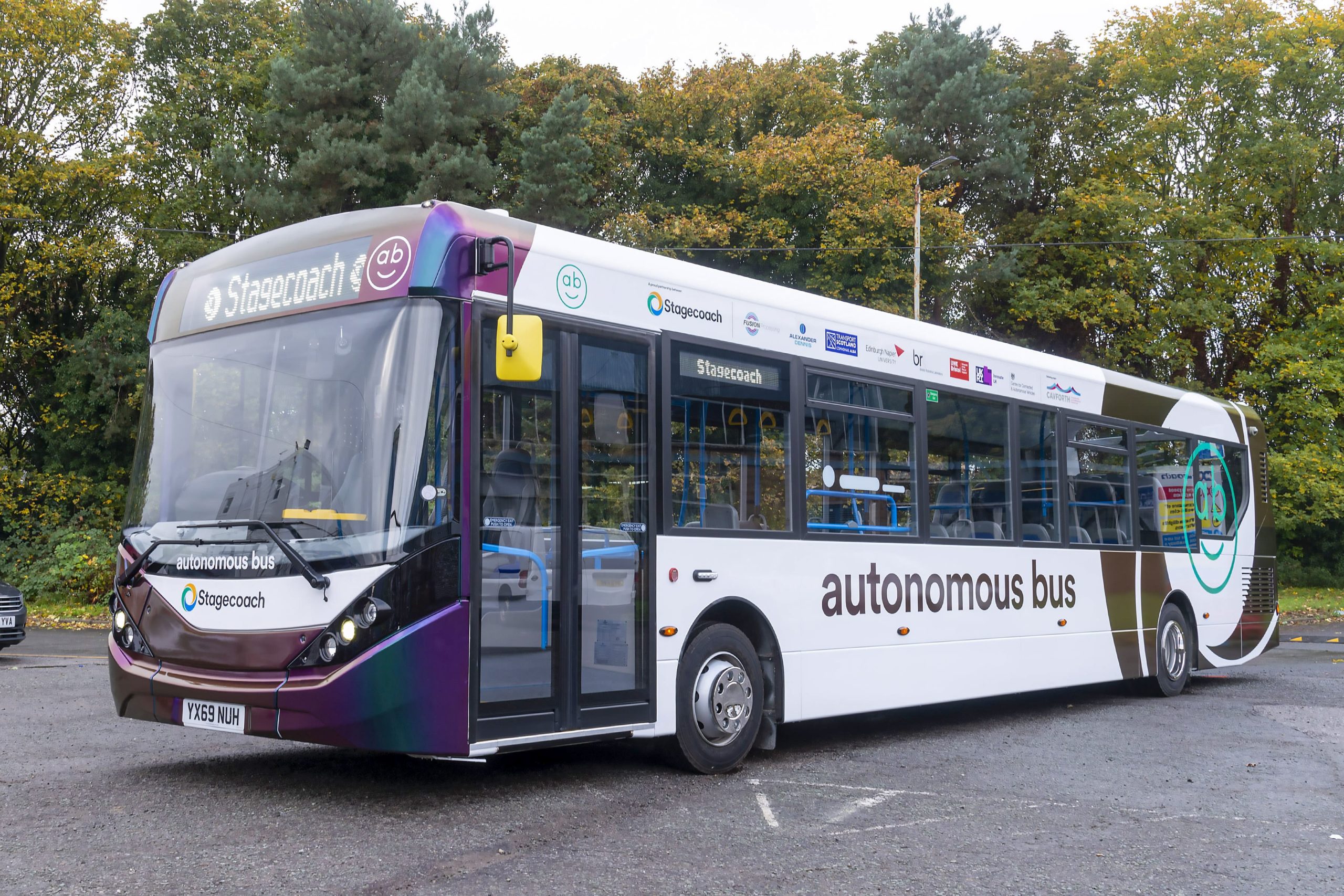 adl-enviro200-autonomous-bus-for-cavforth-project-2-min_LR